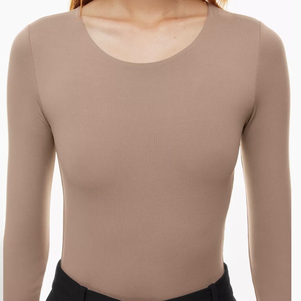 Babaton CONTOUR CREW LONGSLEEVE BODYSUIT size small deep taupe